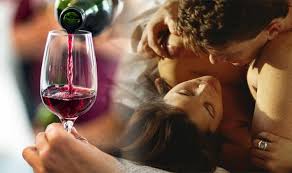 Sự thật kỳ lạ về rượu vang và ham muốn tình dục của bạn